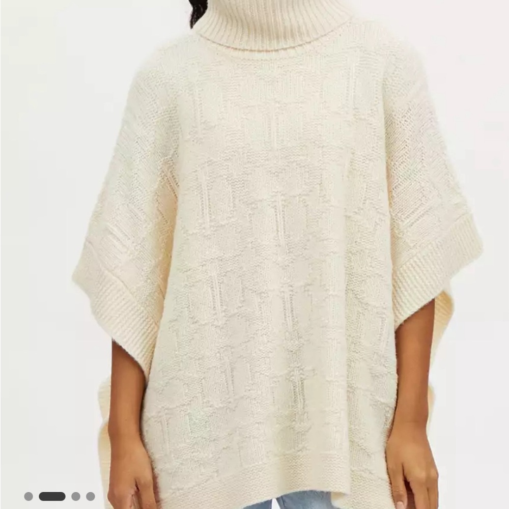 Coach Signature Poncho- NWT-Ivory beautiful size Med/Lrg. Heavy & excellent new.
